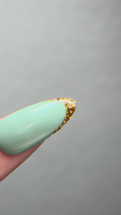 💚🧝🏻‍♀️"THE LUMINOUS ELF” 🧝🏻‍♀️💚